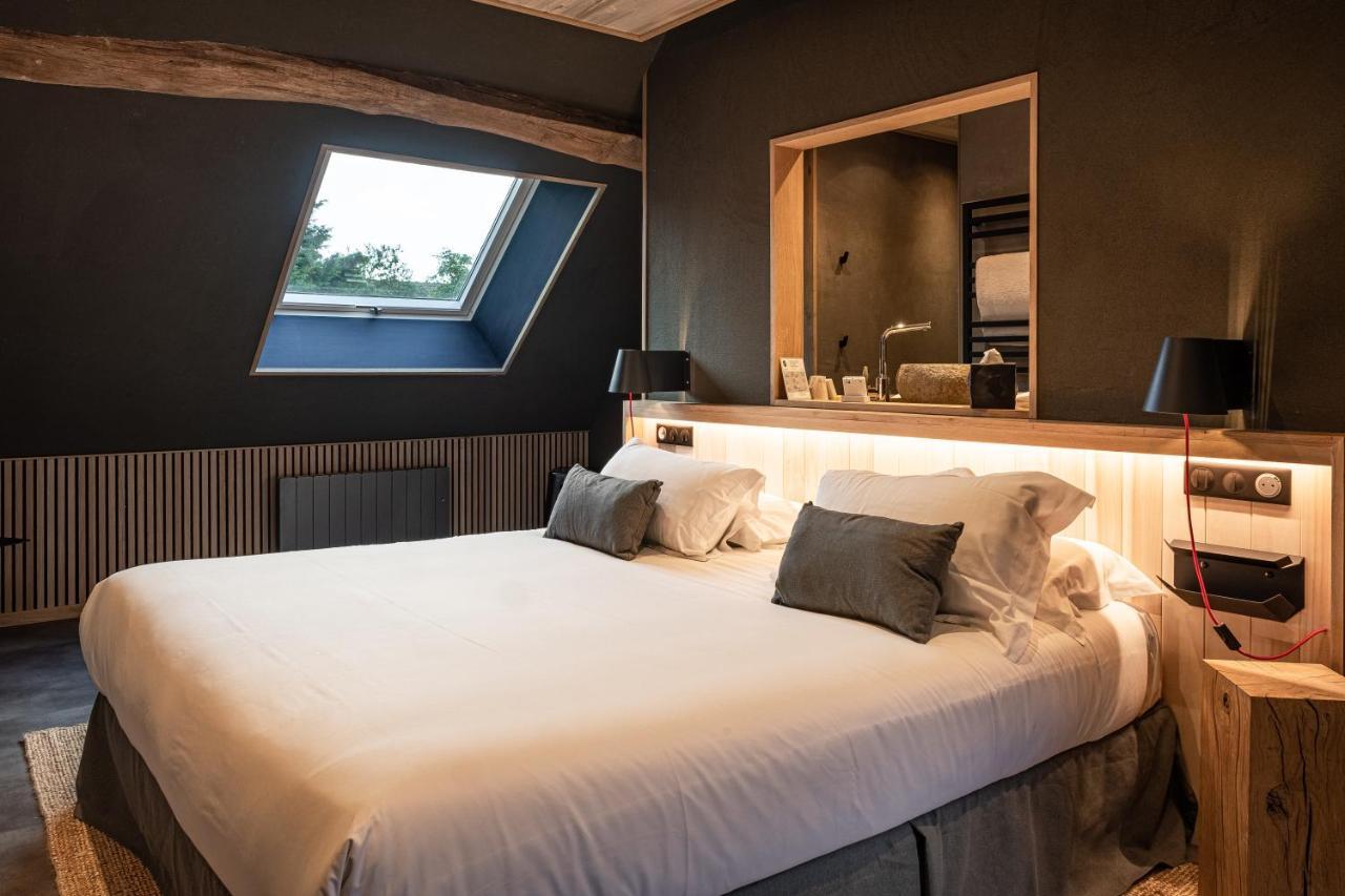 Le Studio Des Pres Verts Suite Design Avec Jacuzzi Privatif Jouey Exteriör bild