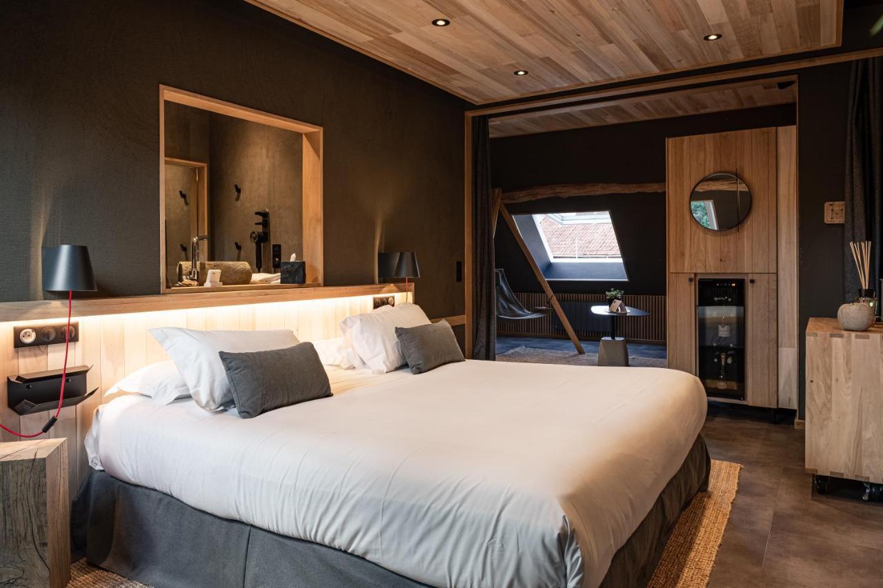 Le Studio Des Pres Verts Suite Design Avec Jacuzzi Privatif Jouey Exteriör bild